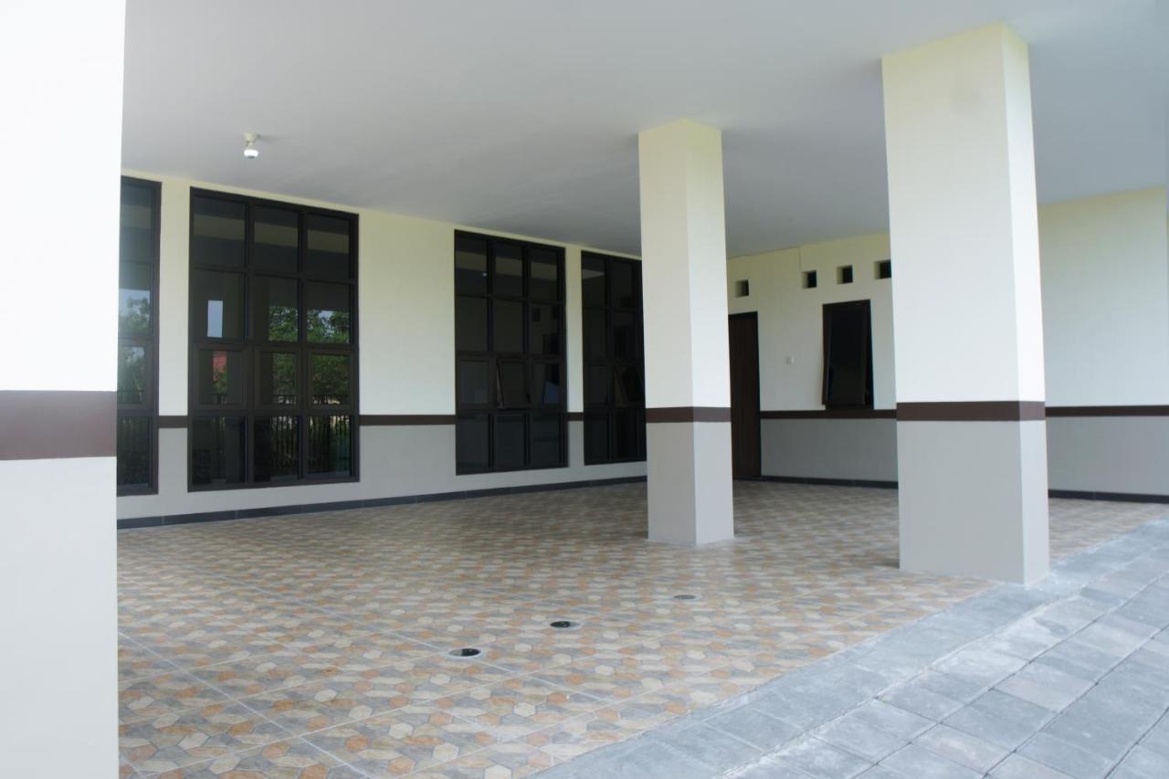 Хостел Kost Eksklusif Teduh Salakan Экстерьер фото